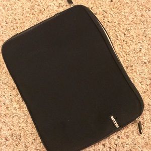 Incase MacBook Pro/ Laptop Sleeve